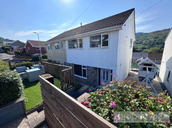 3 bed property, in Heather Way, £249,950