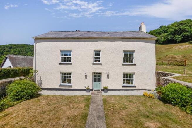 4 bed property, in Bovey Tracey, £1,200,000
