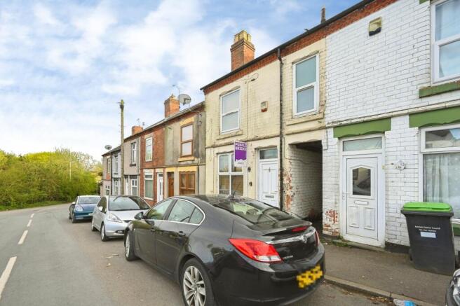 2 bed property, in Barker Street, £120,000