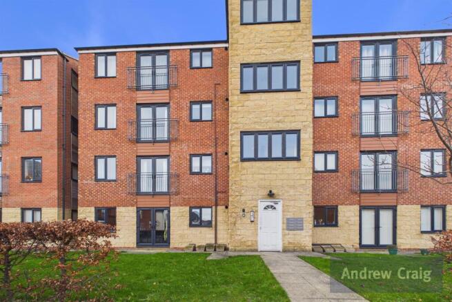 2 bed property, in St. Nicholas Way, £80,000