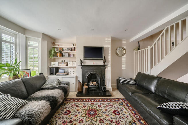 3 bed property, in Lower Mortlake Road, £1,000,000