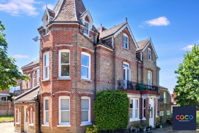2 bed property, in Carlton Road North, £140,000