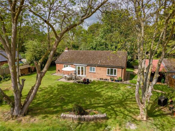 3 bed property, in Old Hall Park, £375,000