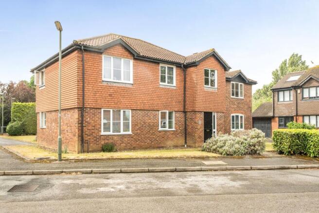 1 bed property, in Melton Fields, £200,000