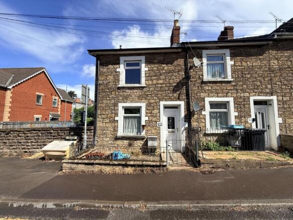 2 bed property, in Huish, £150,000