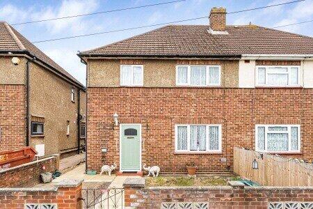 3 bed property, in Peacock Avenue, £500,000