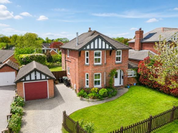 4 bed property, in Manchester Road, £725,000