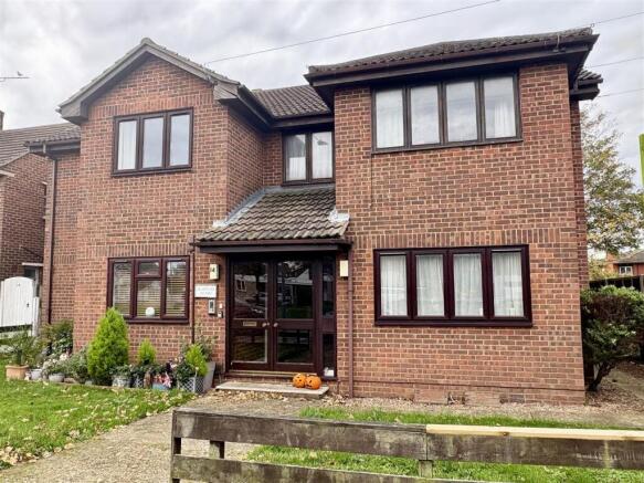 1 bed property, in Southchurch Boulevard, £140,000