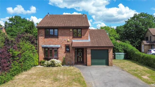 4 bed property, in Adwell Drive, £650,000