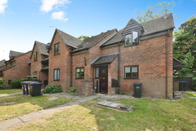 1 bed property, in King James Way, £175,000