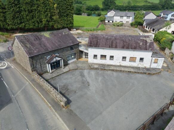 1 bed property, in Talley, £195,000