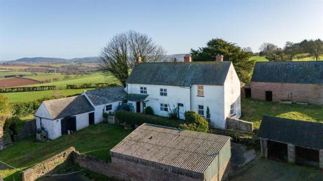 4 bed property, in Llangrove, £800,000