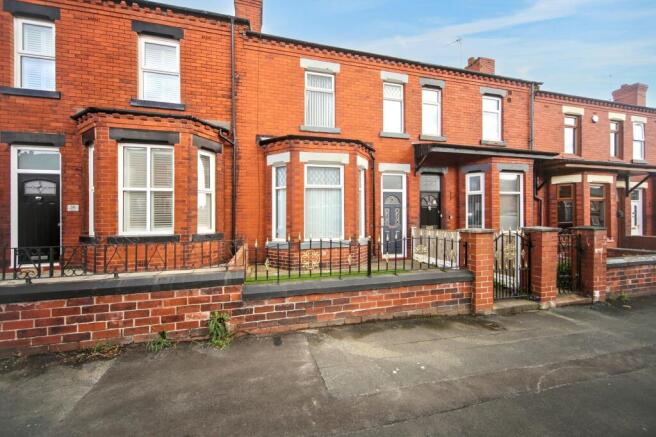 3 bed property, in Hodges Street, £170,000