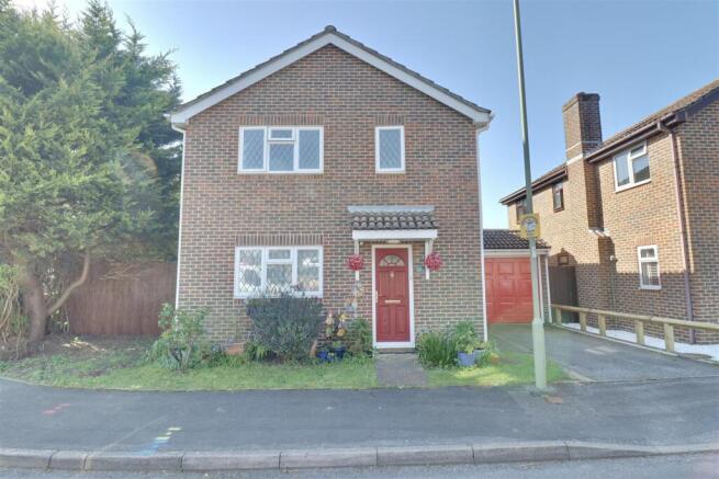 3 bed property, in Katrina Gardens, £375,000