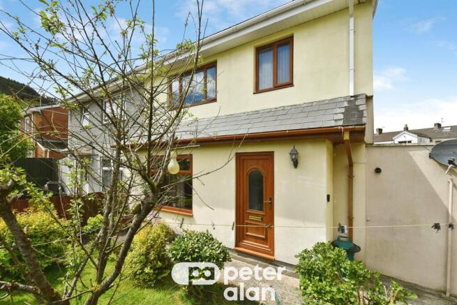 3 bed property, in Nant-Y-Fedw, £165,000