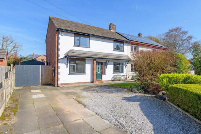 3 bed property, in Montclare Crescent, £390,000