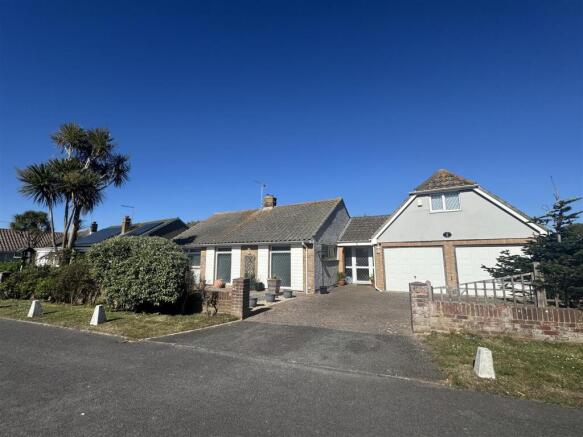 3 bed property, in South Ferring, £725,000