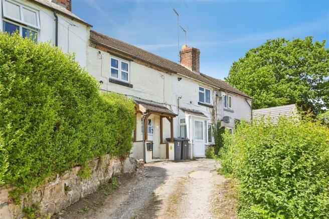 2 bed property, in Bridge Hill, £130,000