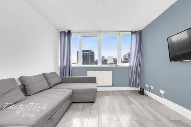 1 bed property, in Buckland Court, £350,000