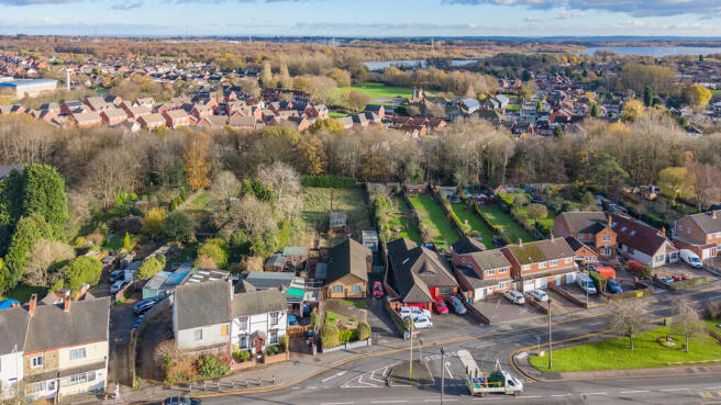3 bed property, in Hednesford Road, £600,000
