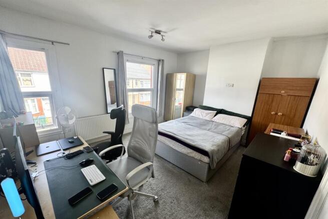 4 bed property, in Kensington Road, £220,000