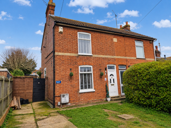 3 bed property, in Henniker Road, £235,000