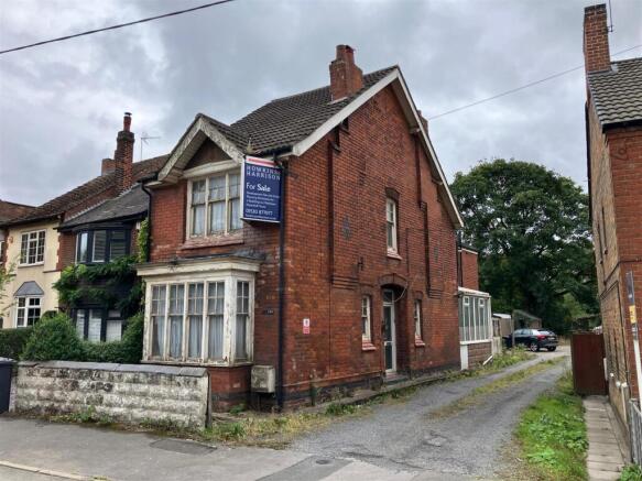 3 bed property, in Shaw Lane, £450,000