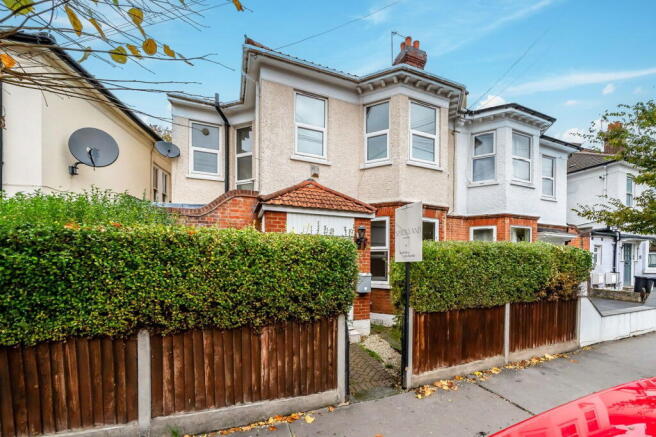 4 bed property, in Semley Road, £625,000