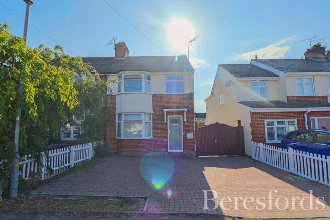 3 bed property, in Baddow Hall Crescent, £475,000
