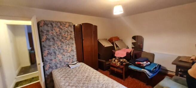 2 bed property, in Castle Terrace, £110,000