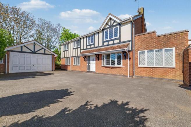 5 bed property, in Barrow Road, £710,000