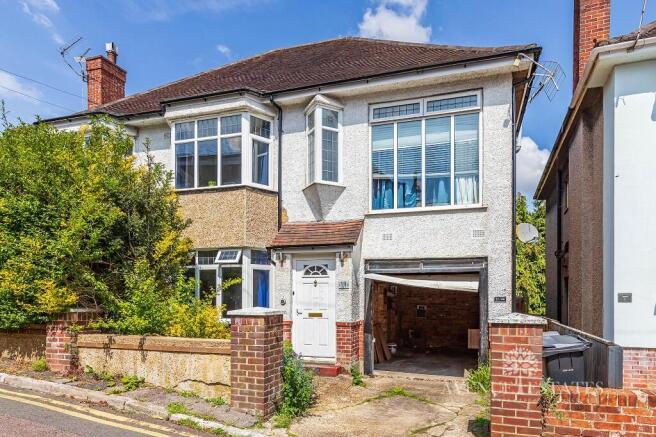 3 bed property, in Wharfdale Road, £310,000