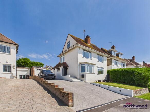 4 bed property, in Newlands Road, £1,050,000