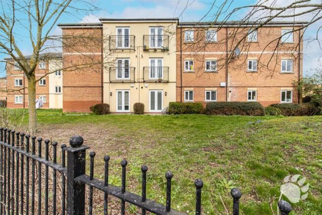 2 bed property, in Beeston Courts, £210,000