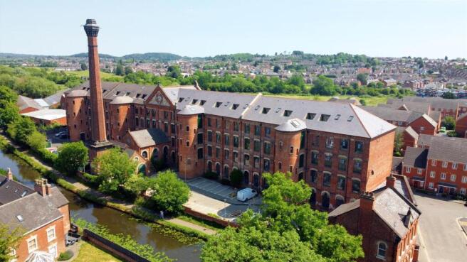 2 bed property, in Springfield Mill, £140,000