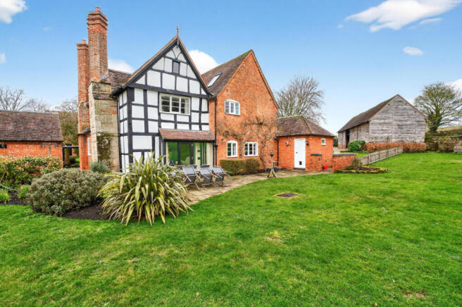 5 bed property, in Pumphouse Lane Hanbury Droitwich, £1,600,000