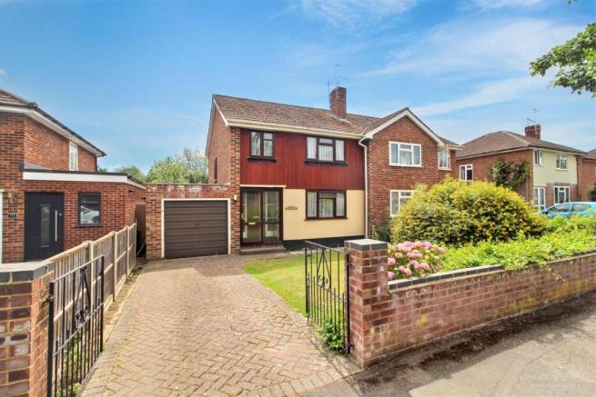 3 bed property, in Fairford Road, £400,000