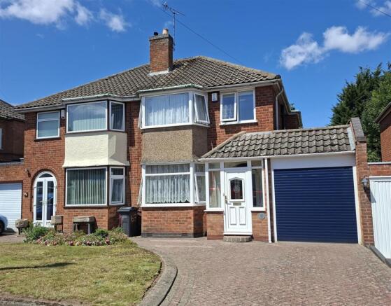 3 bed property, in Jephson Drive, £280,000