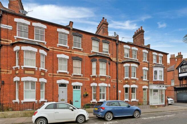 2 bed property, in Station Road, £800,000