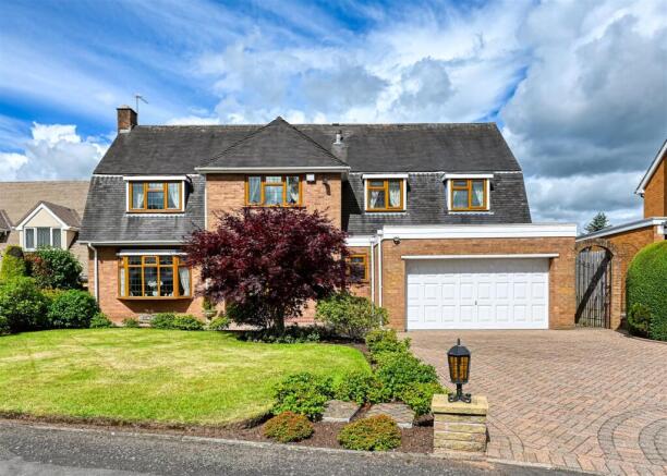 5 bed property, in Viewlands, £849,950
