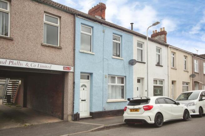 2 bed property, in Corelli Street, £160,000