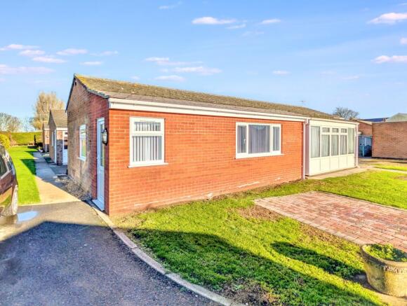 2 bed property, in Burgh Road, £79,950
