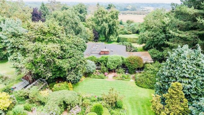 3 bed property, in Leiston Road, £795,000