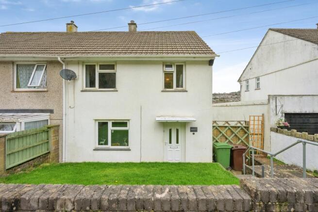 3 bed property, in Wolverwood Lane, £235,000