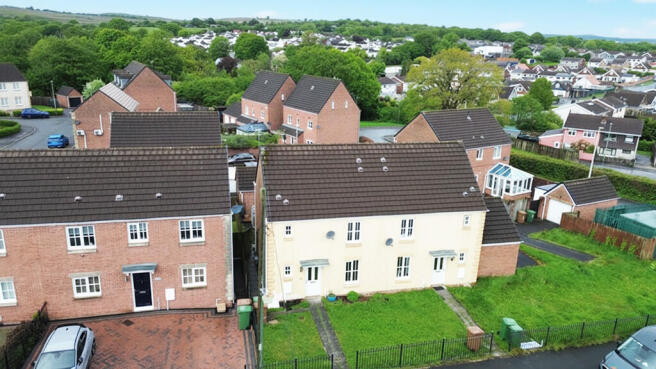 3 bed property, in Roman Gate, £220,000