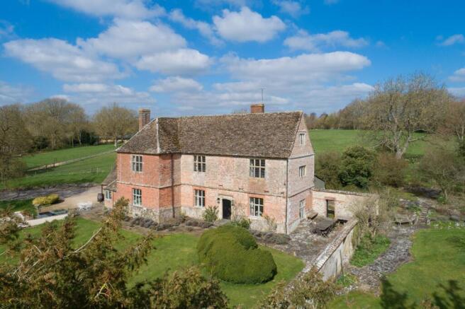 6 bed property, in Chitterne, £1,795,000