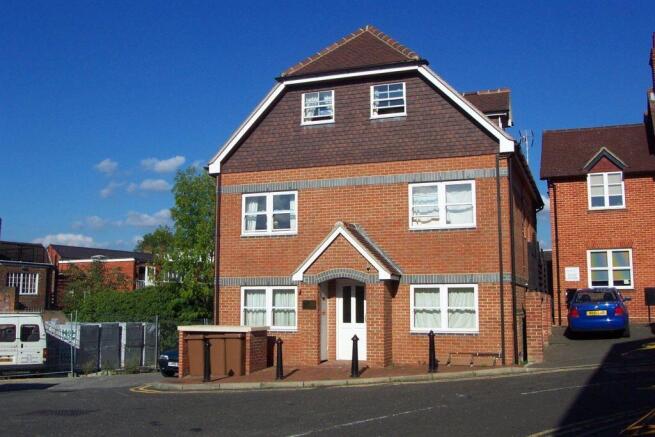 1 bed property, in Bishops House, £185,000