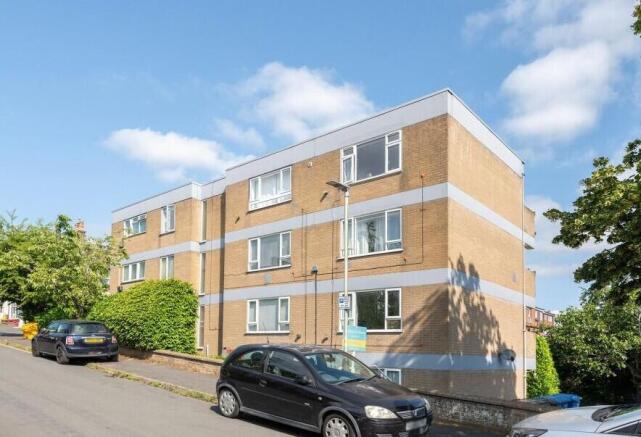 Studio, in Flat 12, £75,000