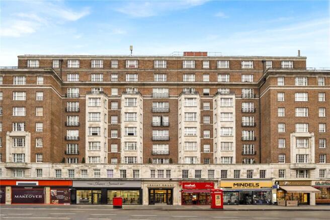 2 bed property, in Edgware Road, £650,000