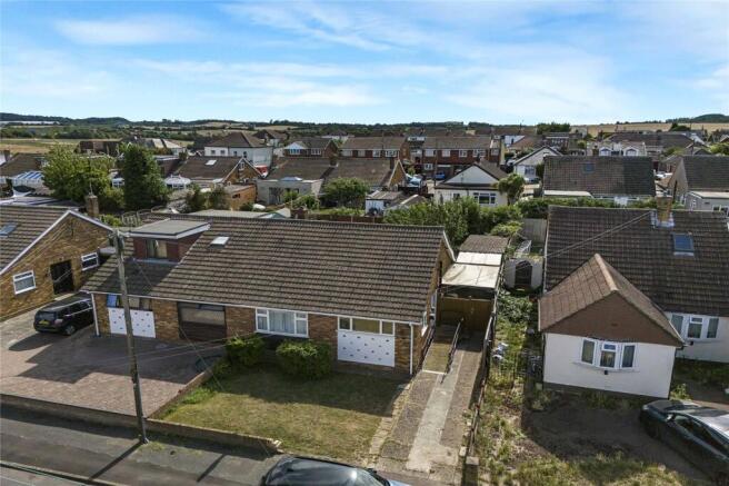 2 bed property, in Harold Road, £375,000